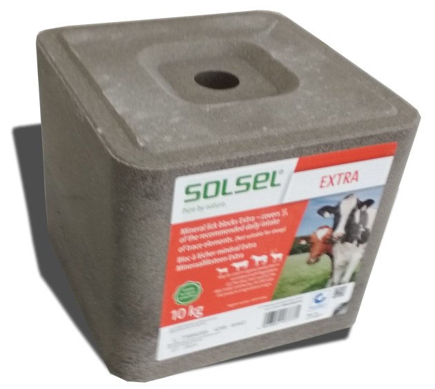 SOLSEL Extra (10 kg) solno-miner&aacute;ln&iacute; liz skot, koně, kozy a zvěř (EKO) kostka
